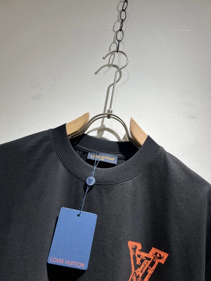 MultiPurpose Louis Vuitton T-Shirts 133572