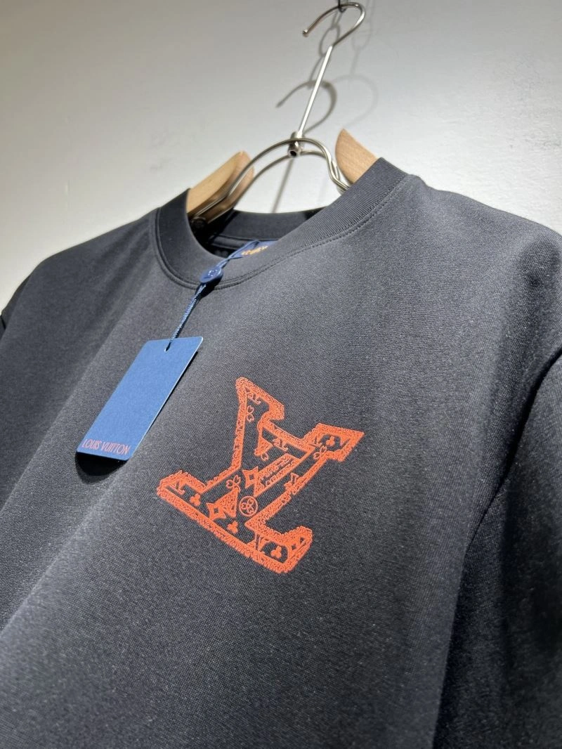 MultiPurpose Louis Vuitton T-Shirts 133572