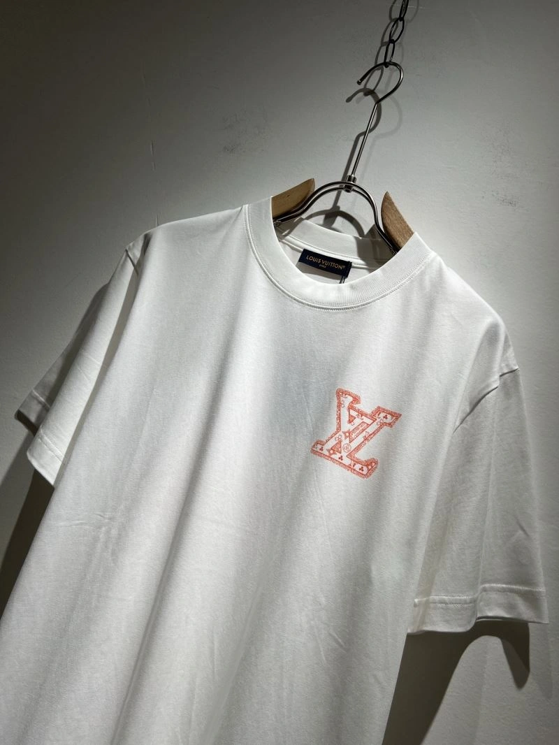 EyeCatching Louis Vuitton T-Shirts 133589