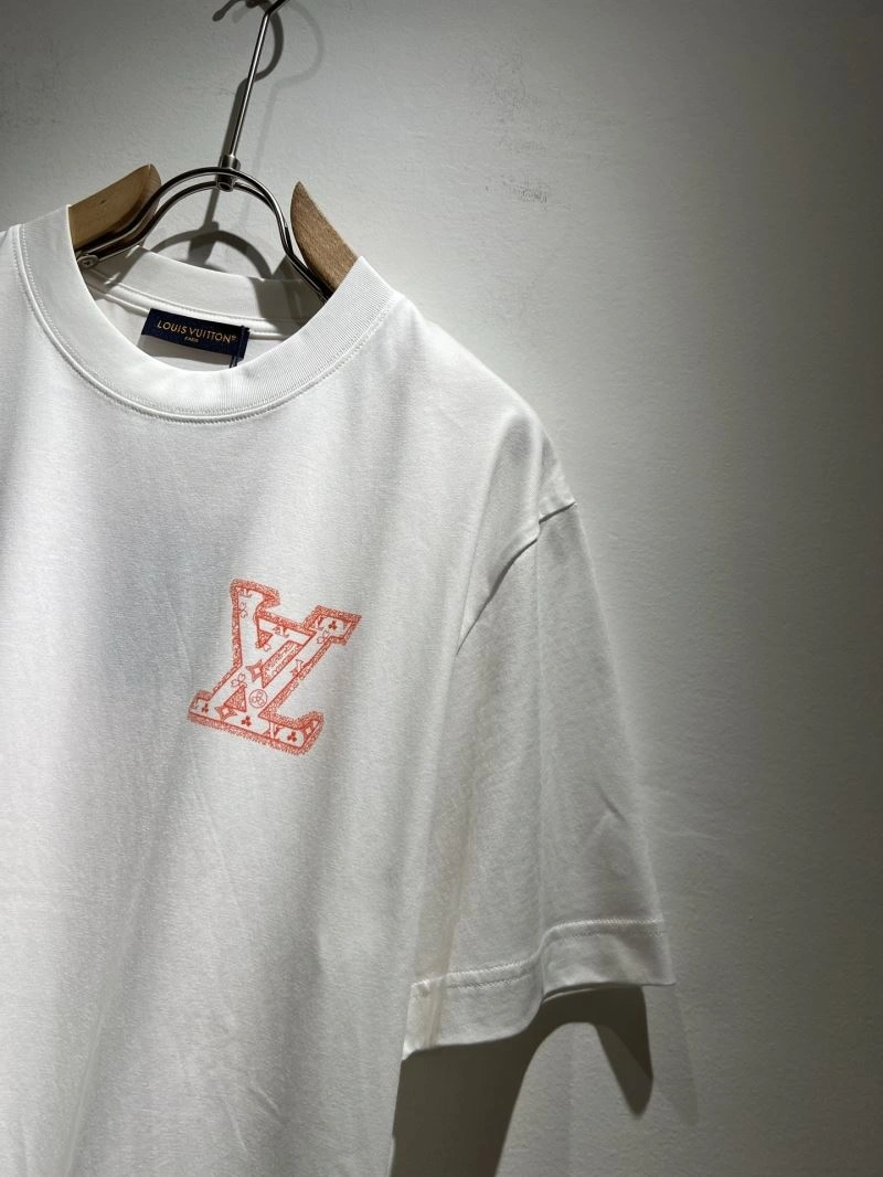 EyeCatching Louis Vuitton T-Shirts 133589