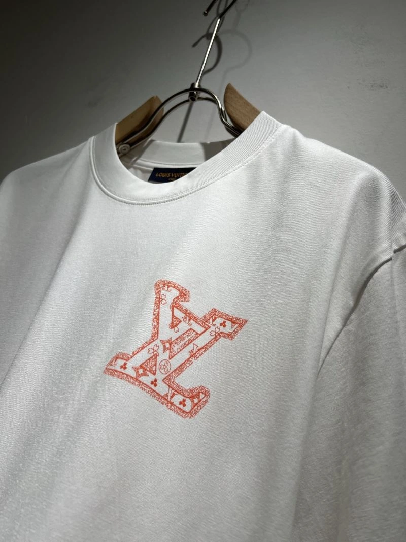 EyeCatching Louis Vuitton T-Shirts 133589
