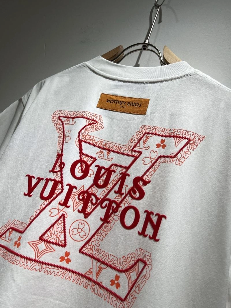 EyeCatching Louis Vuitton T-Shirts 133589
