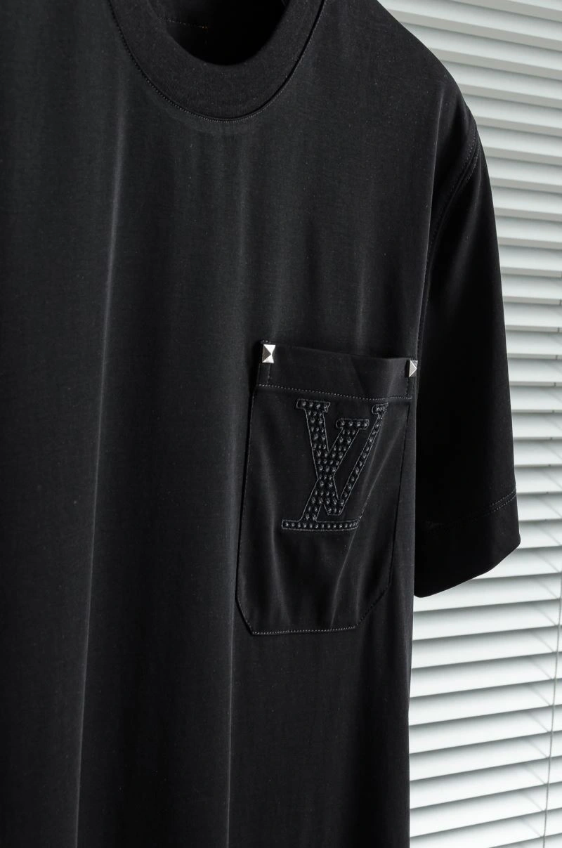 Louis Vuitton T-Shirts Refined 133578