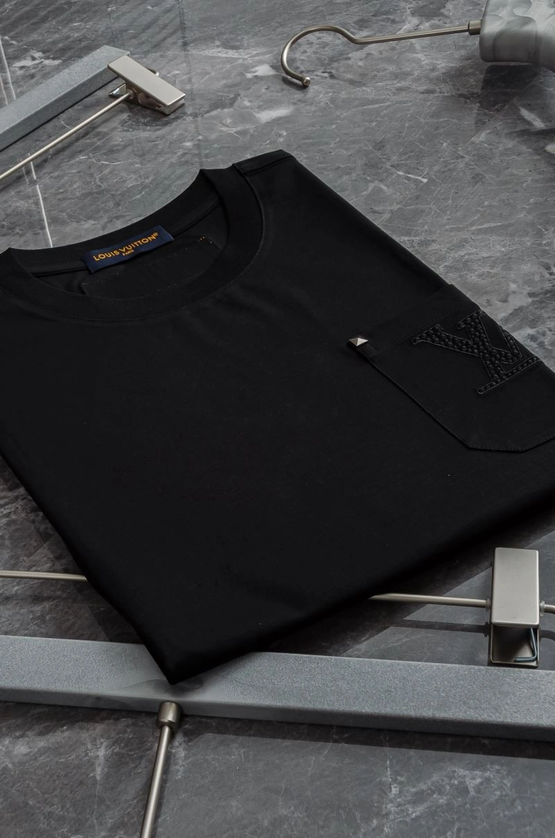 Louis Vuitton T-Shirts Refined 133578