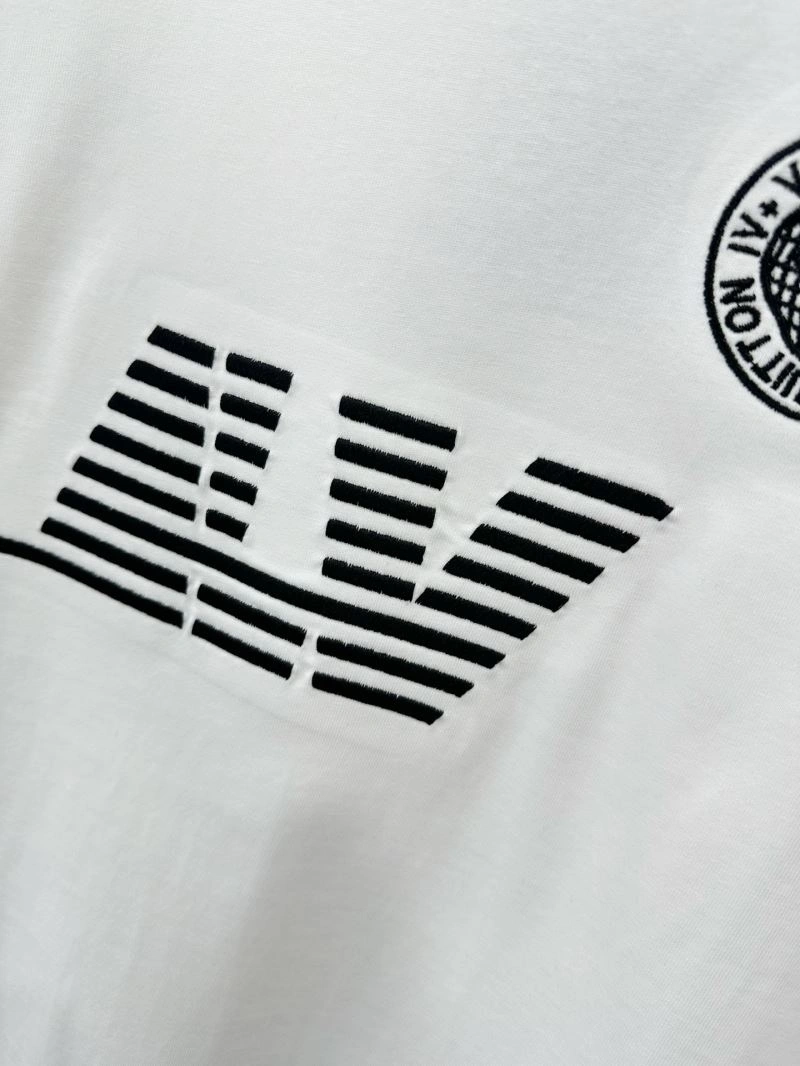 Resilient Louis Vuitton T-Shirts 133568