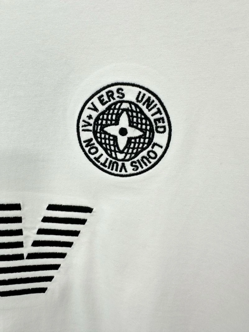 Resilient Louis Vuitton T-Shirts 133568