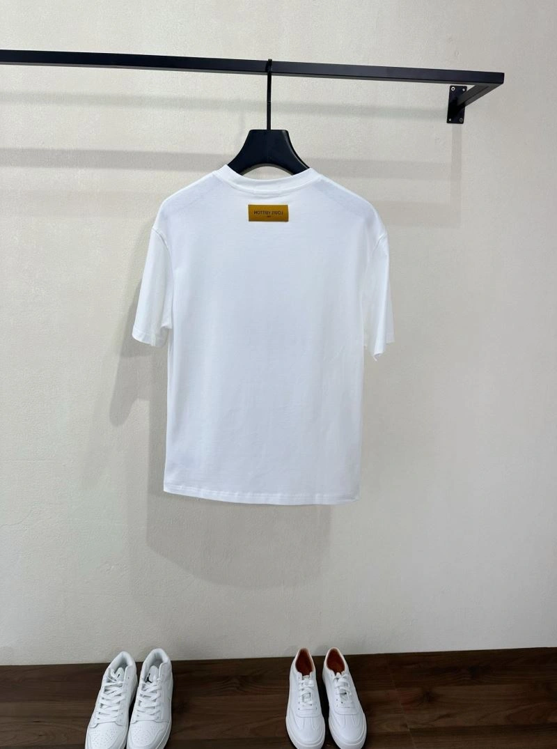 Resilient Louis Vuitton T-Shirts 133568