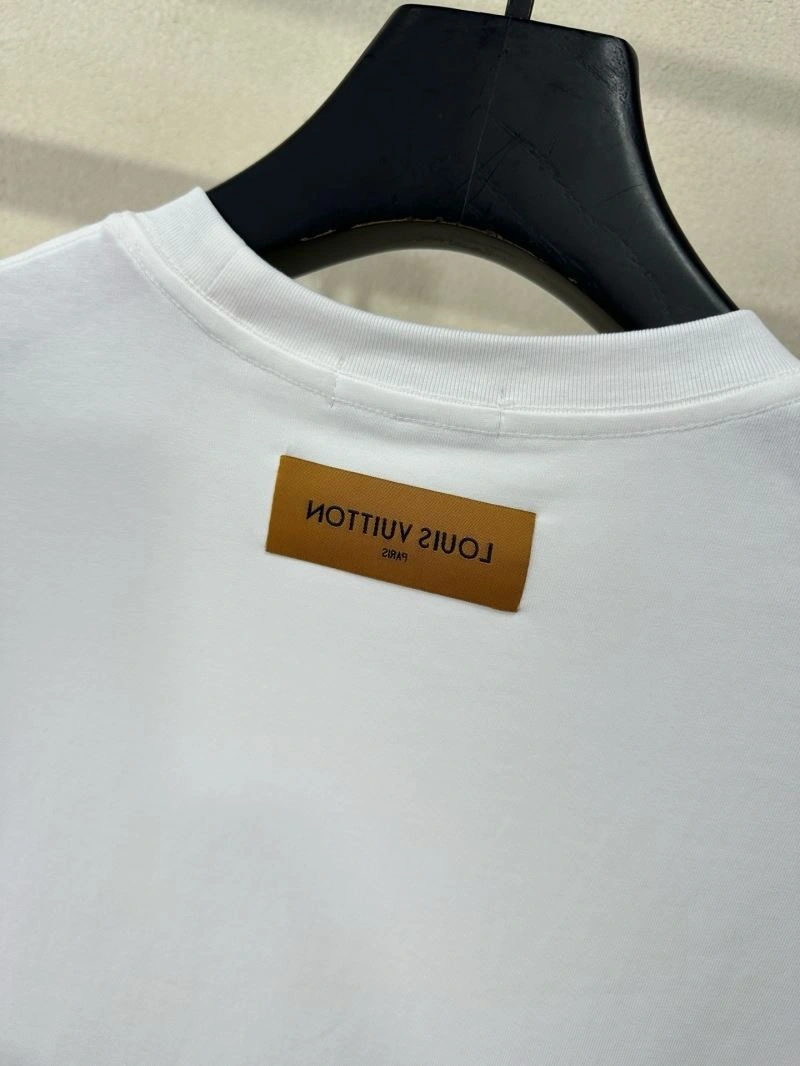 Resilient Louis Vuitton T-Shirts 133568
