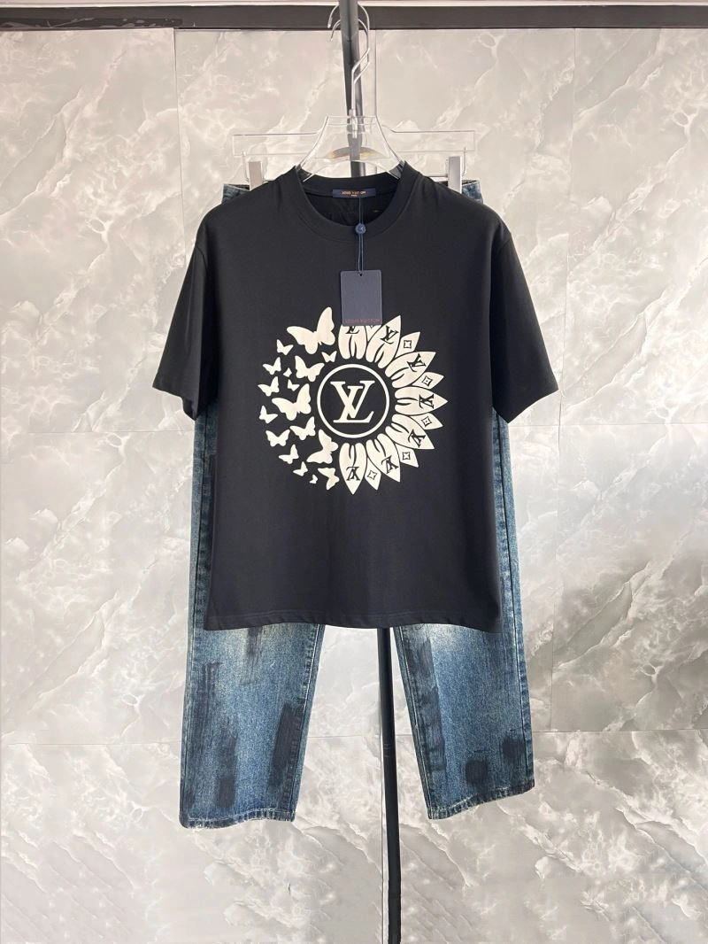 Louis Vuitton T-Shirts Versatile 133573
