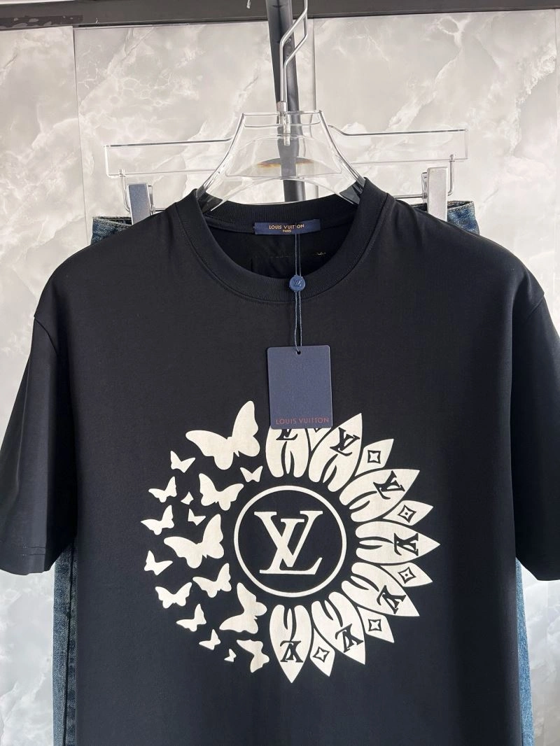 Louis Vuitton T-Shirts Versatile 133573