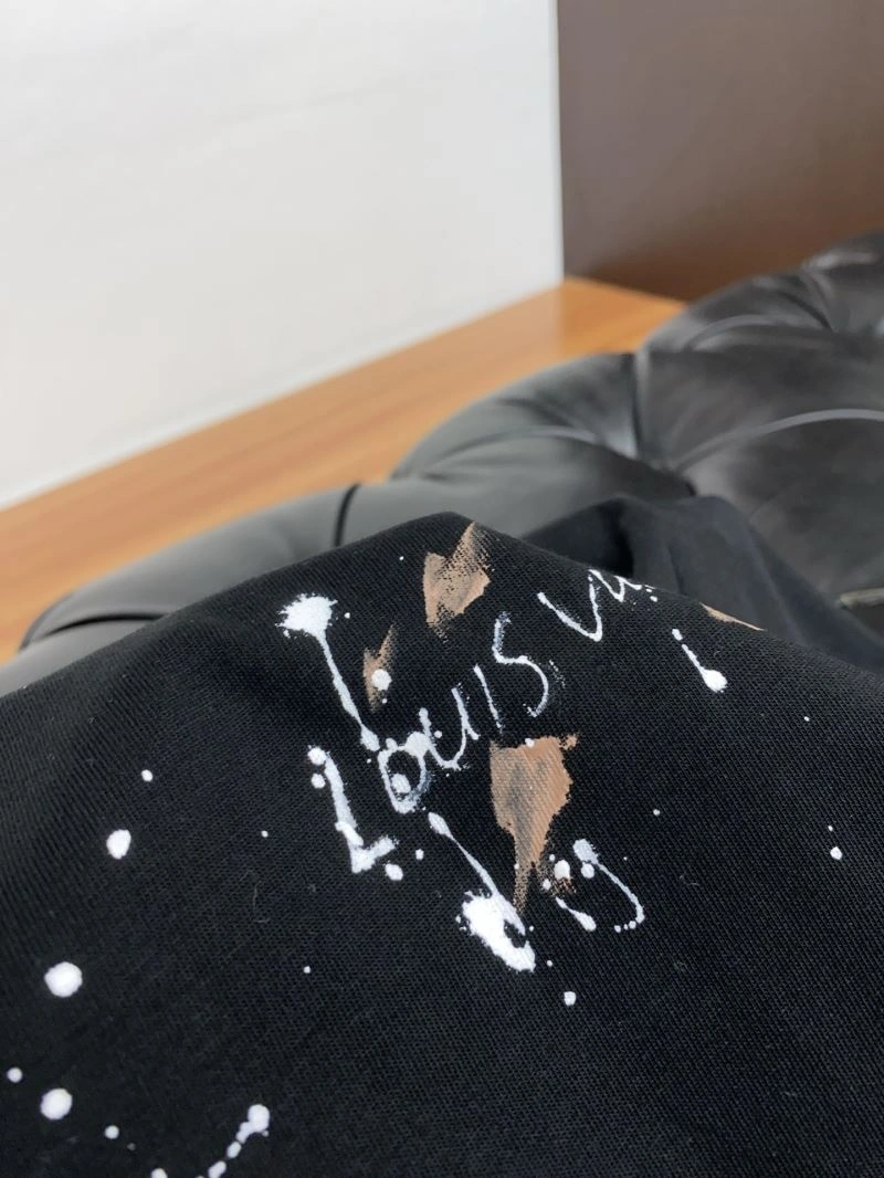 Bold Louis Vuitton T-Shirts 133561