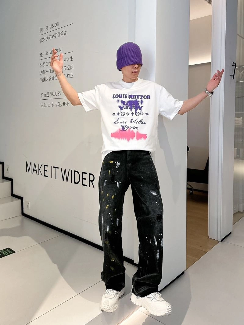 Sleek Louis Vuitton T-Shirts 133557