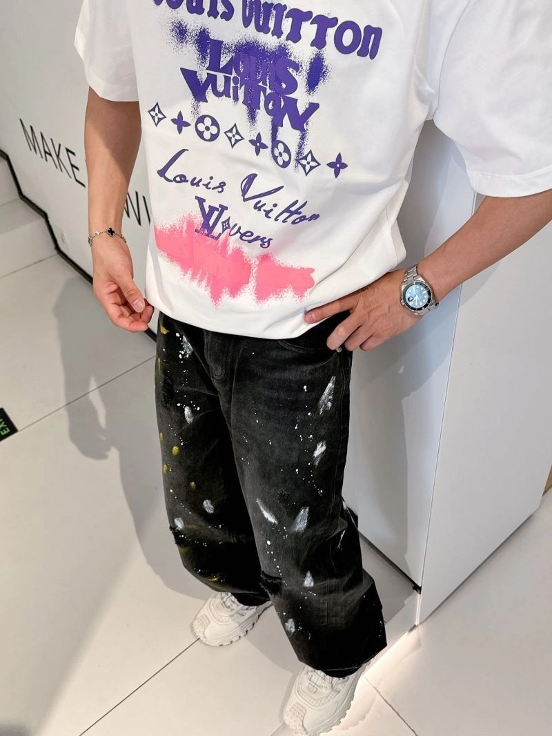 Sleek Louis Vuitton T-Shirts 133557