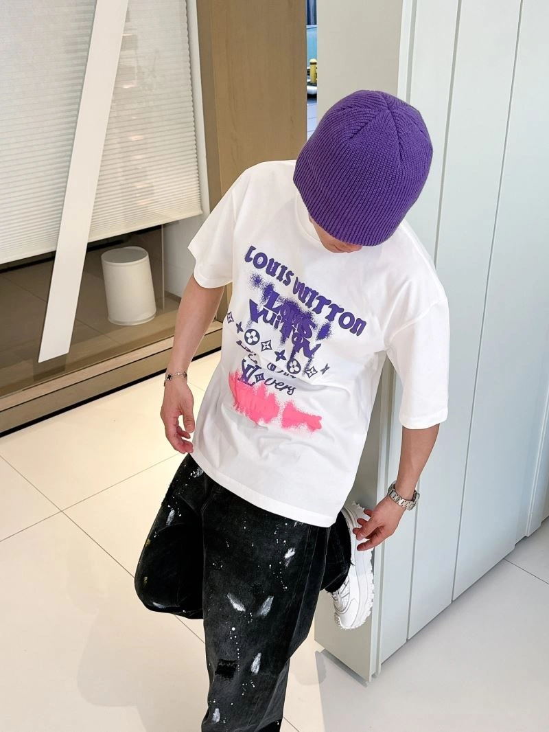 Sleek Louis Vuitton T-Shirts 133557