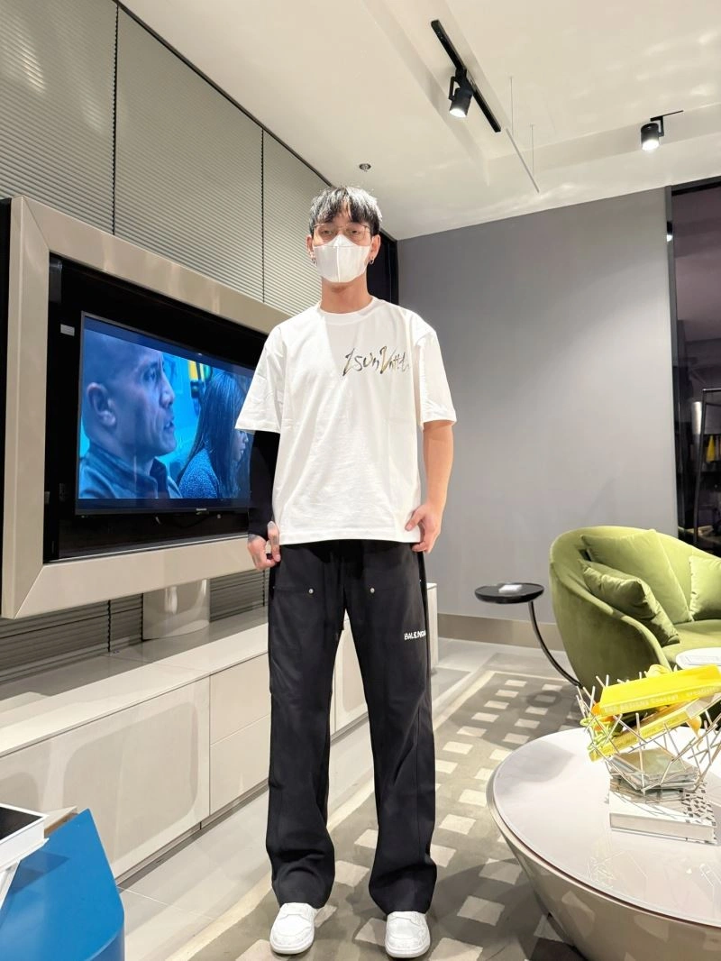 Neat Louis Vuitton T-Shirts 133555
