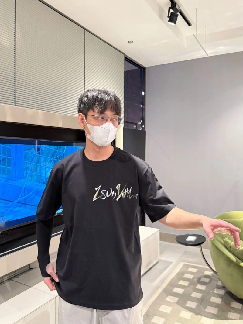 Louis Vuitton T-Shirts FreshLook 133556