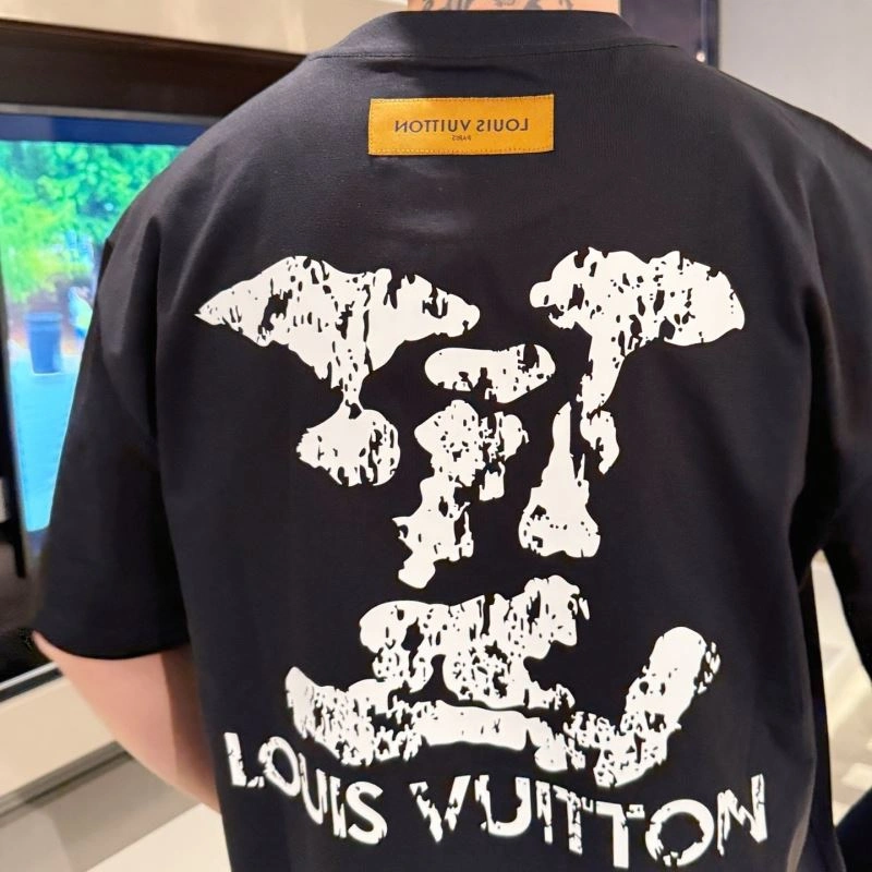 Louis Vuitton T-Shirts Refined 133552