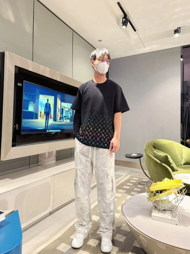Louis Vuitton T-Shirts Chic 133553