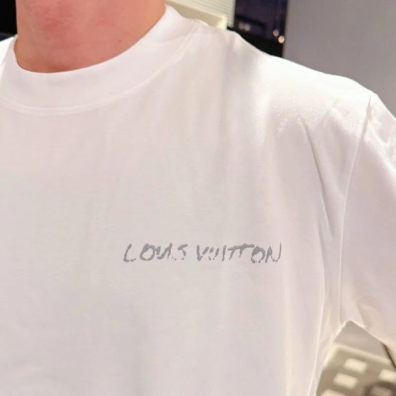 Louis Vuitton T-Shirts Modern 133531