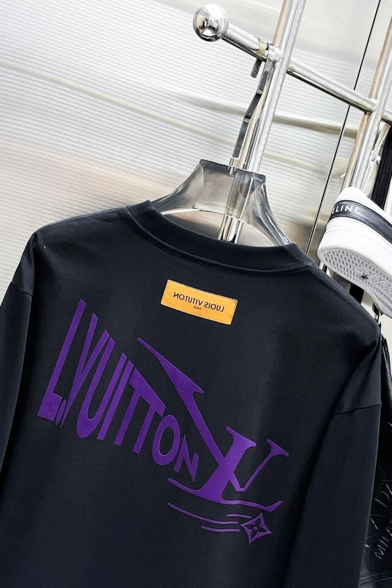 Louis Vuitton T-Shirts Versatile 133536