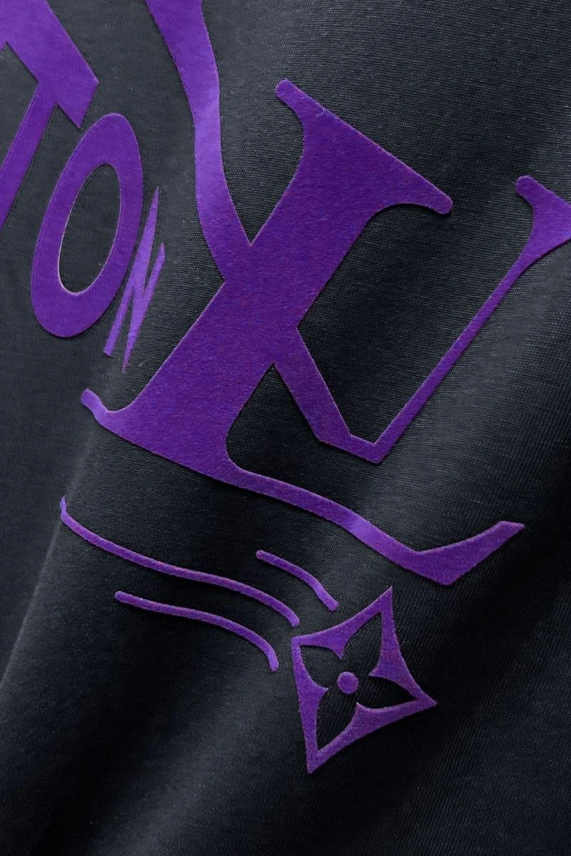 Louis Vuitton T-Shirts Versatile 133536