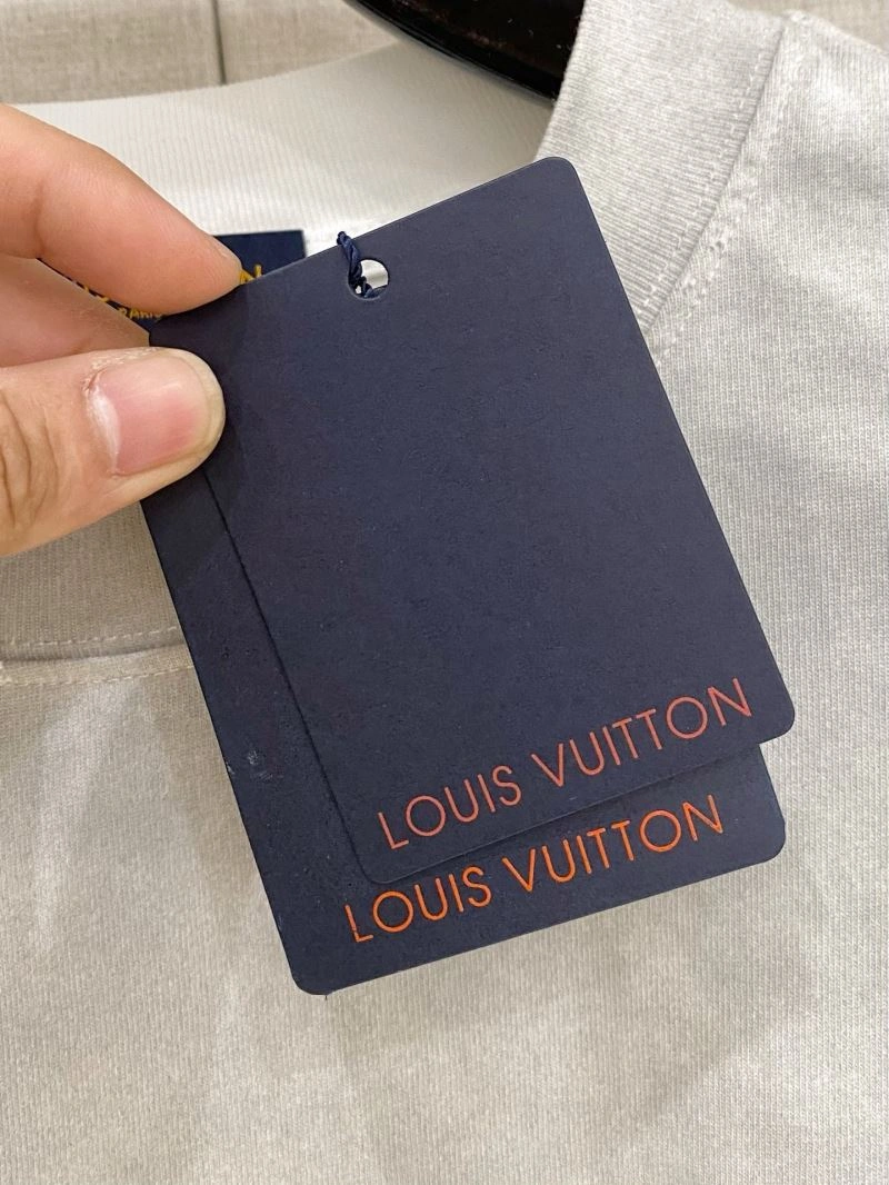 Original Louis Vuitton T-Shirts 133544