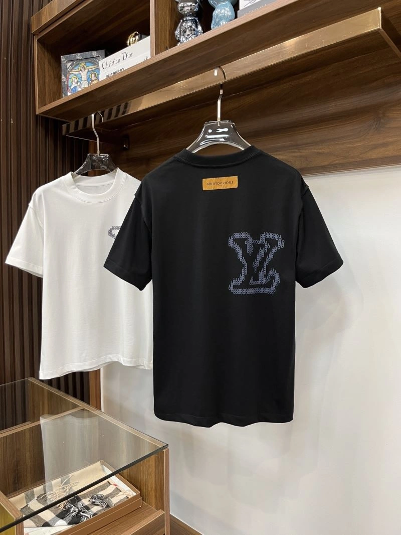 Stretchable Louis Vuitton T-Shirts 133517