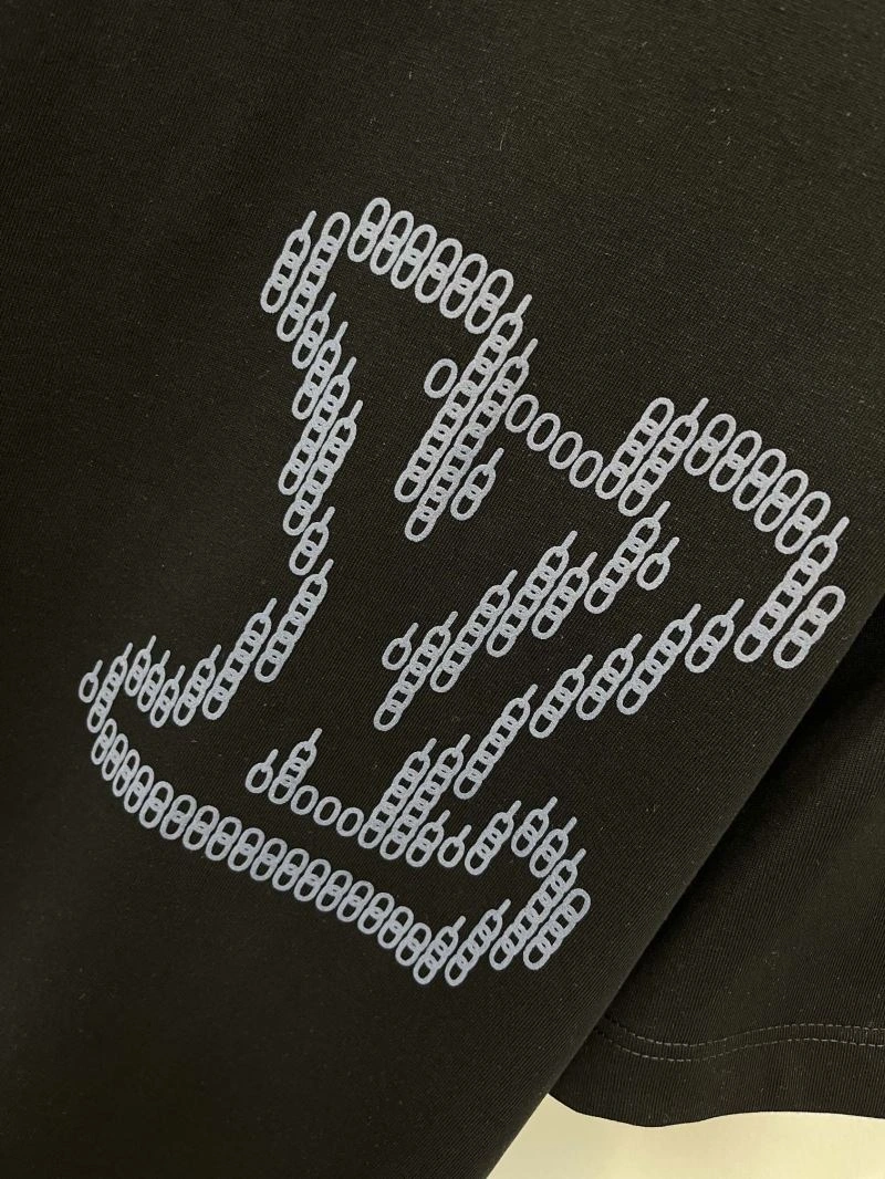 Stretchable Louis Vuitton T-Shirts 133517