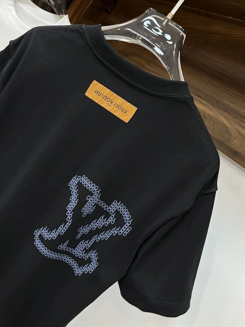 Stretchable Louis Vuitton T-Shirts 133517