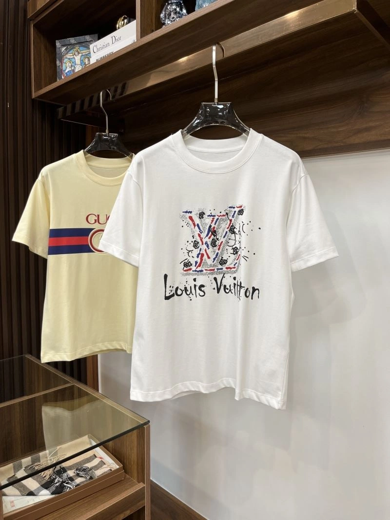 SmoothTexture Louis Vuitton T-Shirts 133533