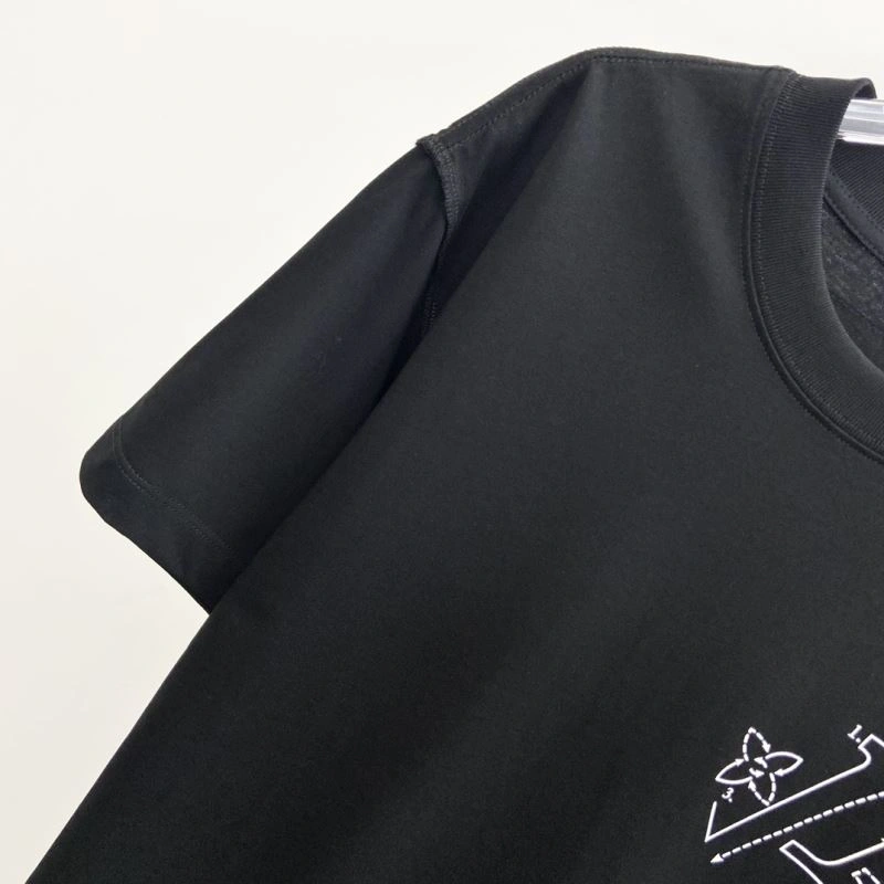ModernLook Louis Vuitton T-Shirts 133549