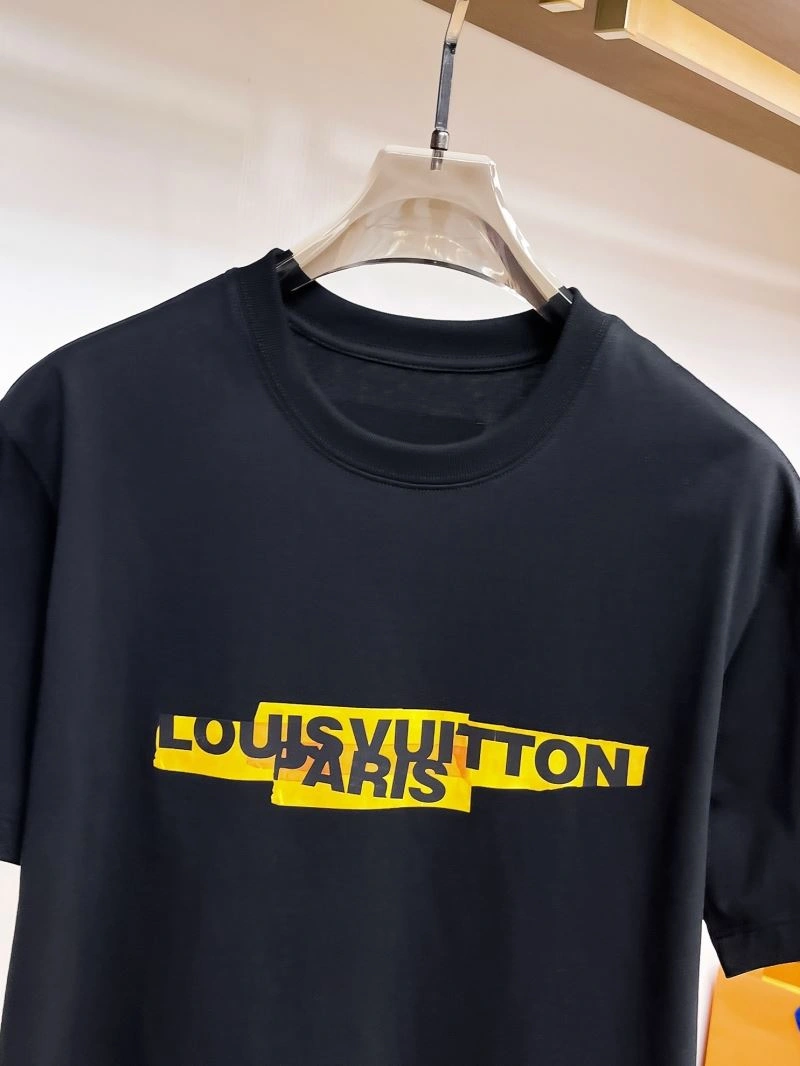 Lightweight Louis Vuitton T-Shirts 133518