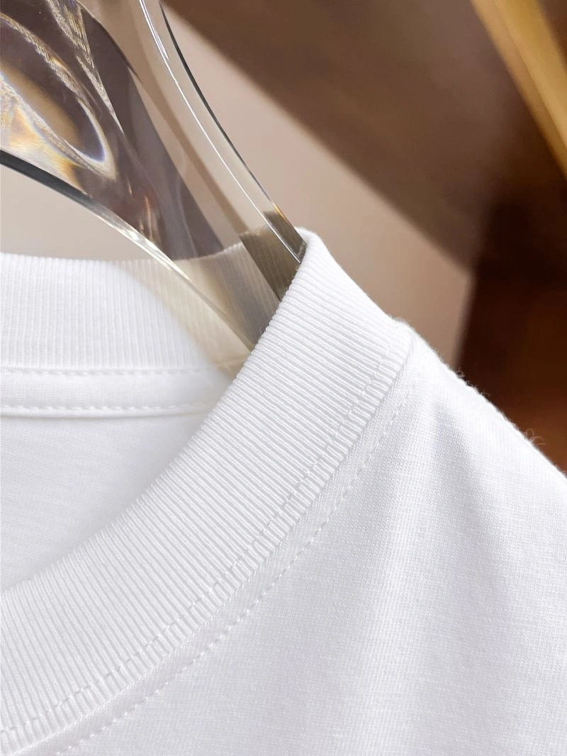 Durable Louis Vuitton T-Shirts 133513