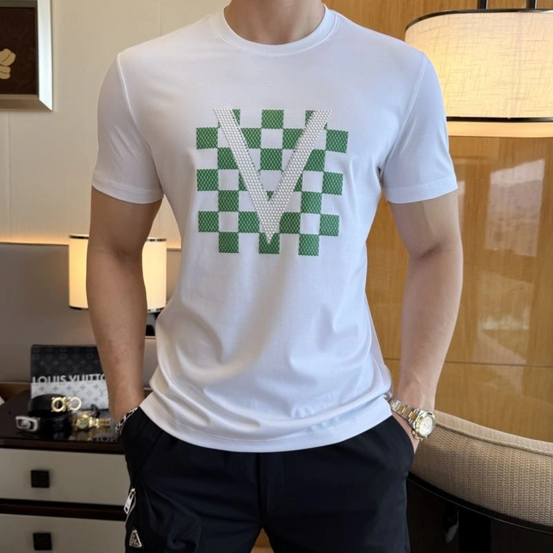 Louis Vuitton T-Shirts UrbanChic 133483