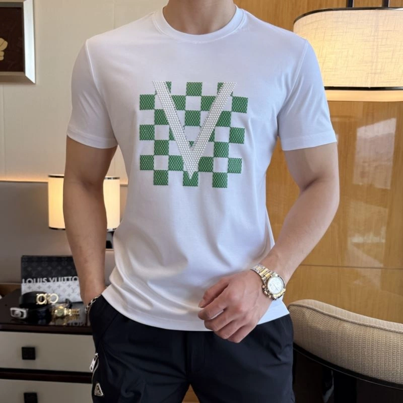 Louis Vuitton T-Shirts UrbanChic 133483