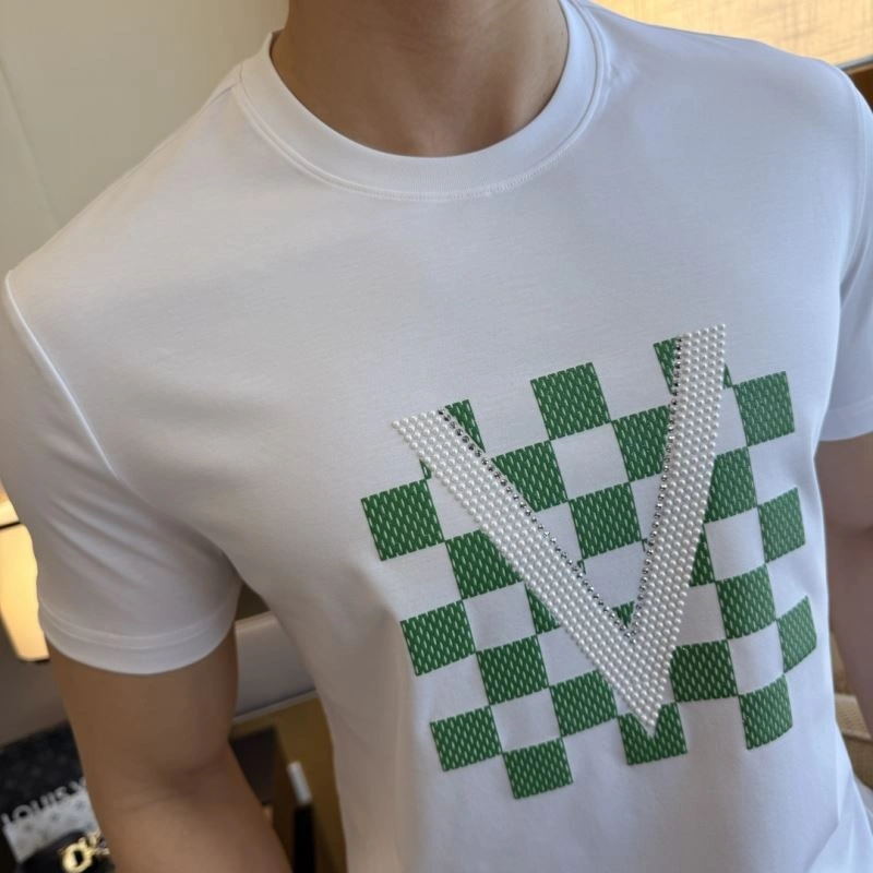 Louis Vuitton T-Shirts UrbanChic 133483