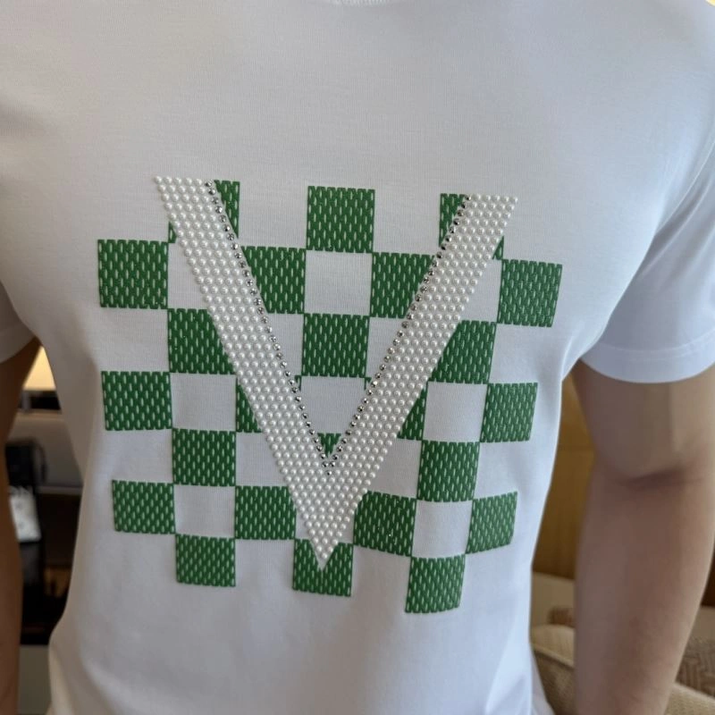 Louis Vuitton T-Shirts UrbanChic 133483
