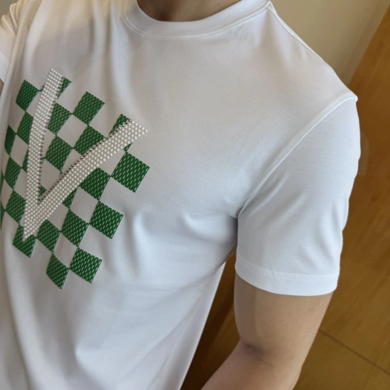 Louis Vuitton T-Shirts UrbanChic 133483