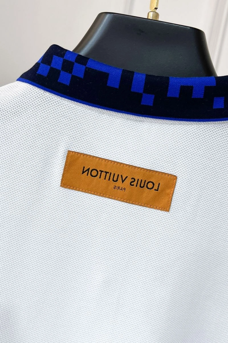 Sustainable Louis Vuitton T-Shirts 133497