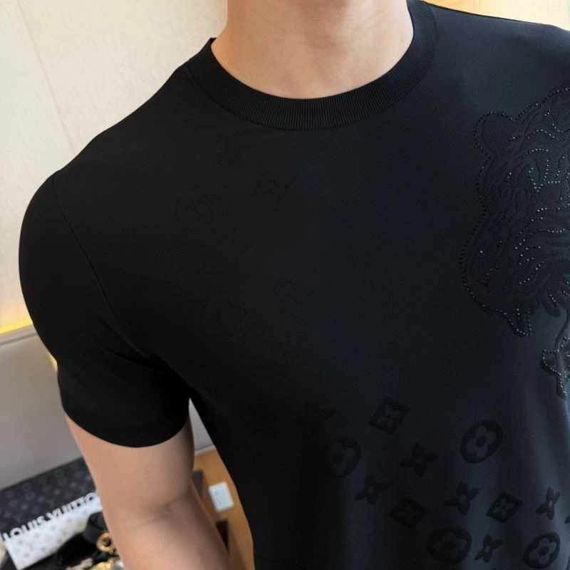 Stretchable Louis Vuitton T-Shirts 133485