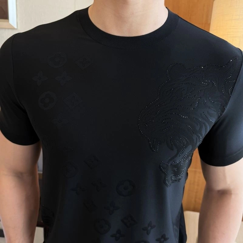 Stretchable Louis Vuitton T-Shirts 133485