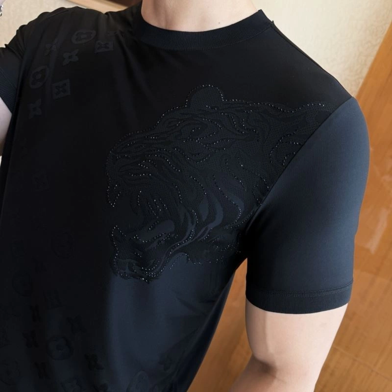 Stretchable Louis Vuitton T-Shirts 133485