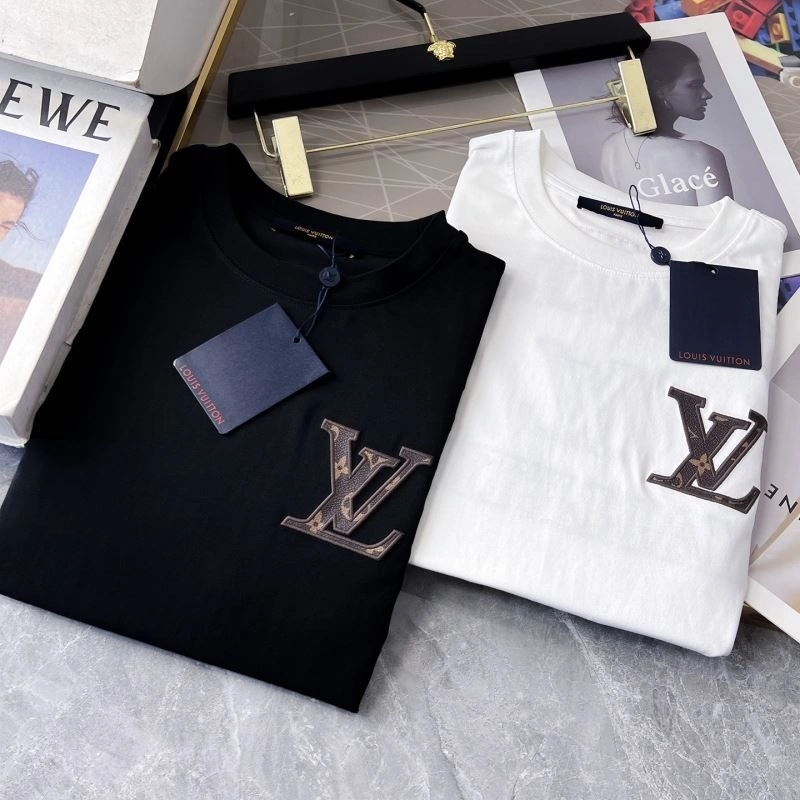 Sleek Louis Vuitton T-Shirts 133506
