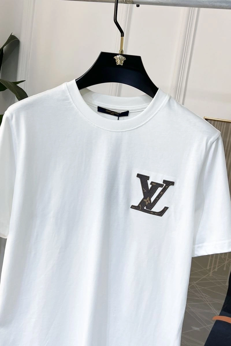 Sleek Louis Vuitton T-Shirts 133506