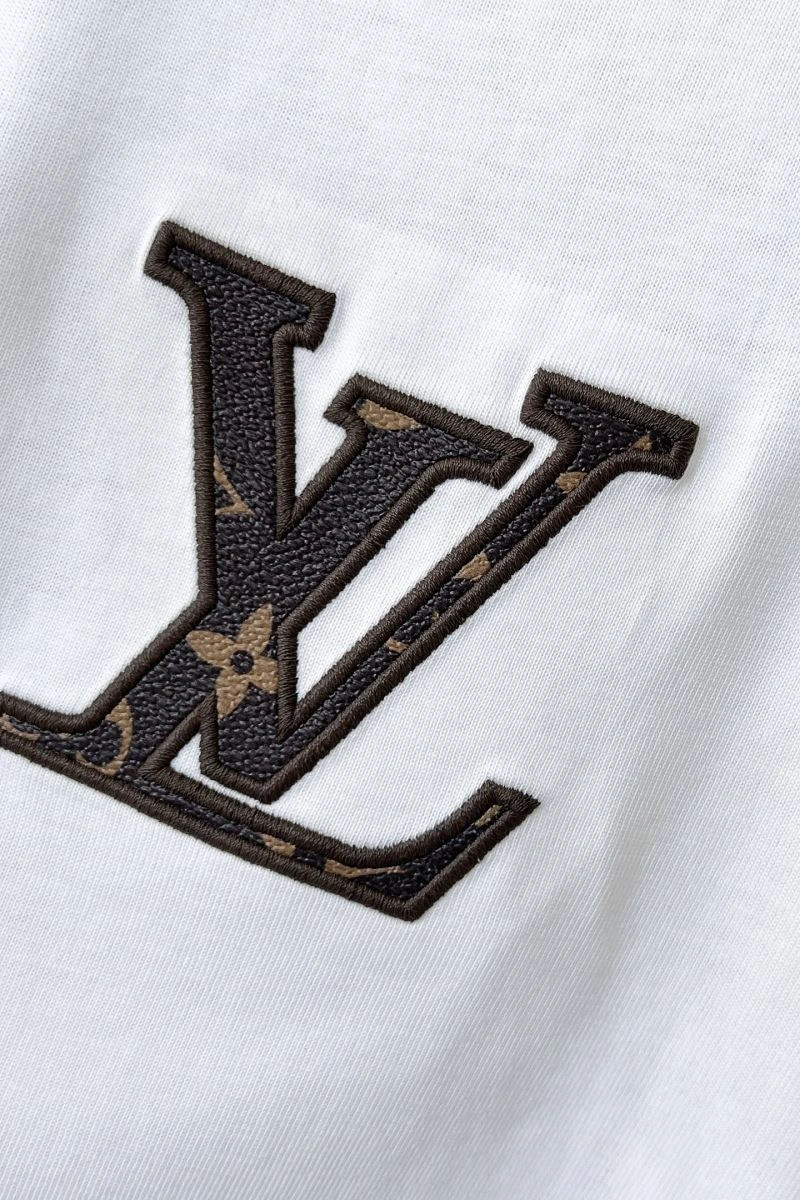 Sleek Louis Vuitton T-Shirts 133506
