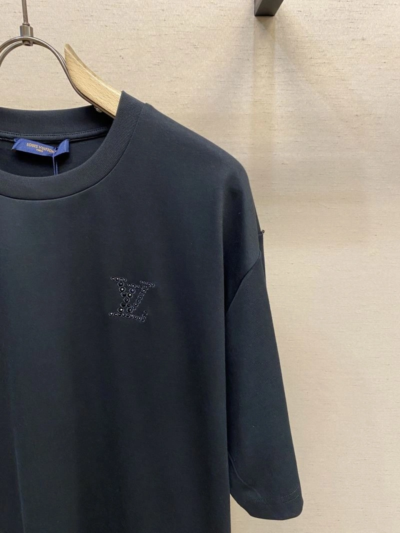 Elegant Louis Vuitton T-Shirts 133482