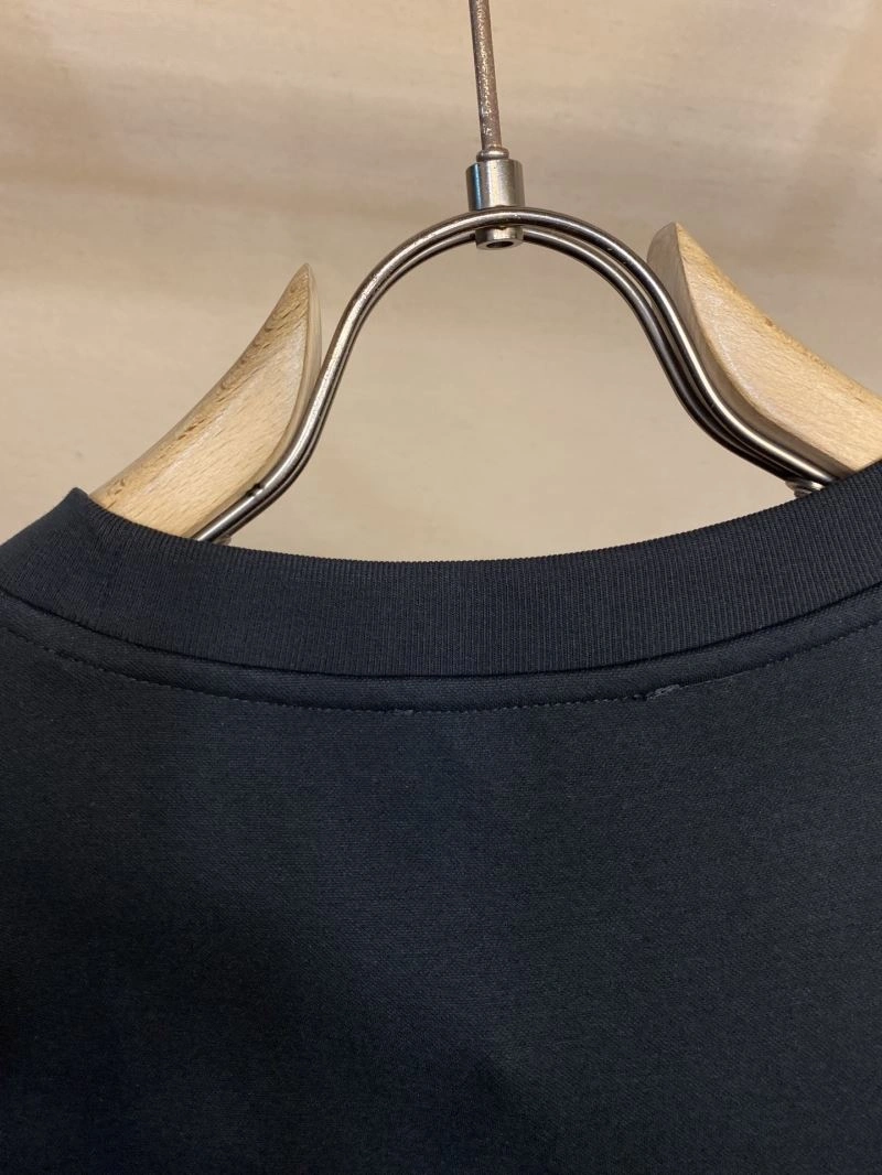 Elegant Louis Vuitton T-Shirts 133482