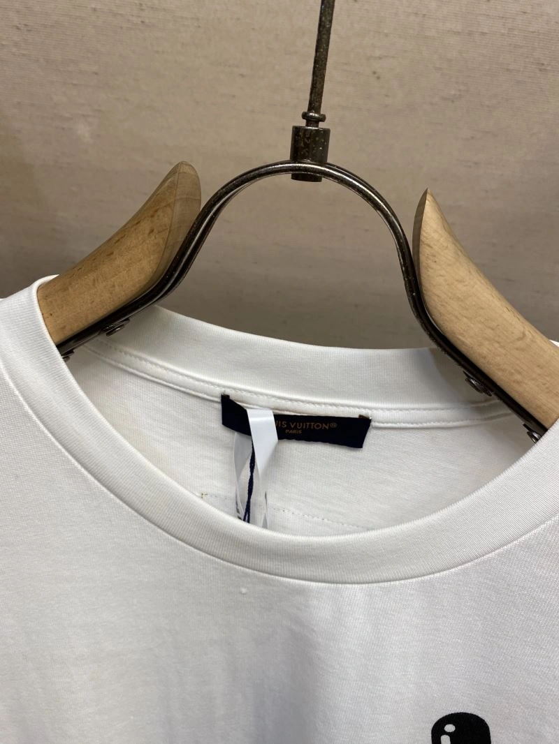 Louis Vuitton T-Shirts Stretchable 133493