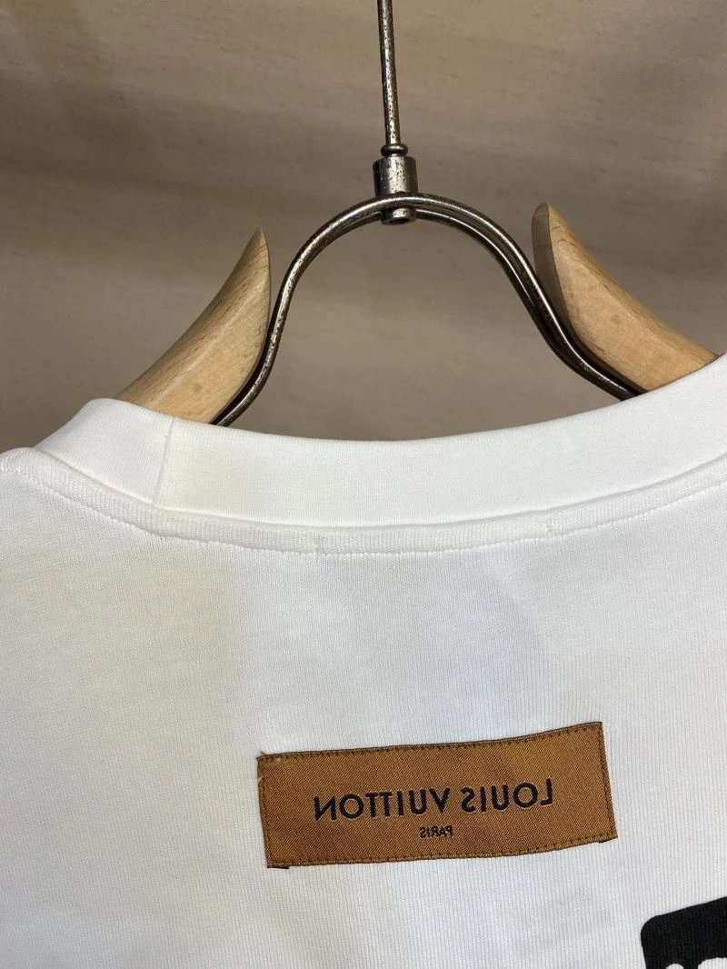 Louis Vuitton T-Shirts Stretchable 133493