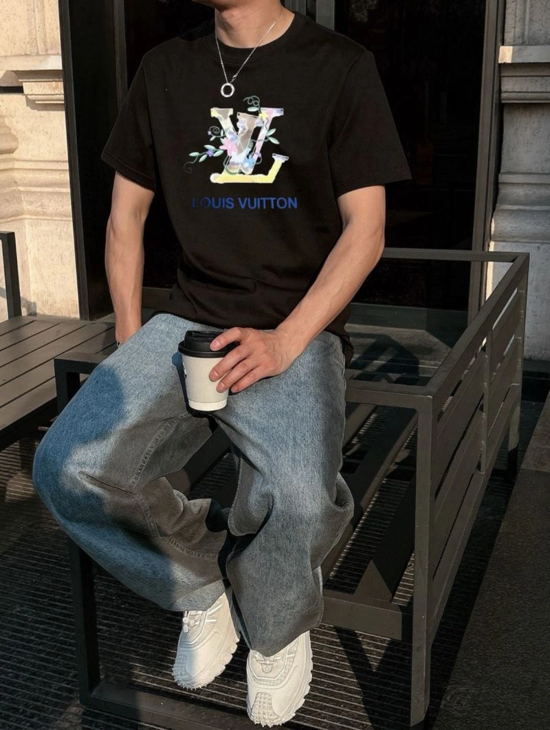 Louis Vuitton T-Shirts TimelessDesign 133475